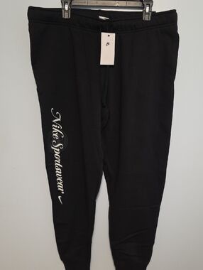NikeSportswear Women's Club Fleece Women's Mid-Rise Pants